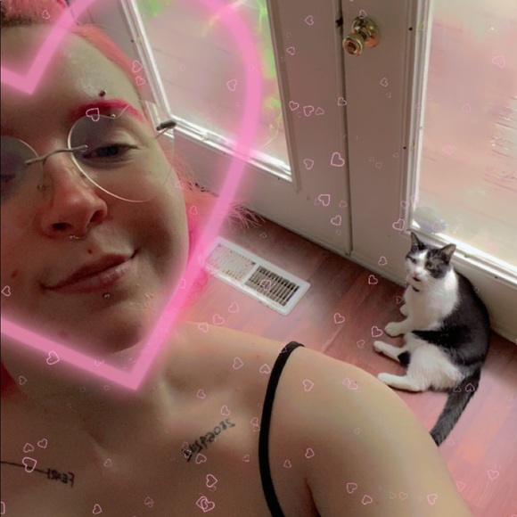 Meet your Posher, Sunny ☀️ - Picture 16 of 17